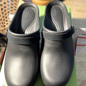 NWT Crocs Black Duke Comfort Shoes size 9